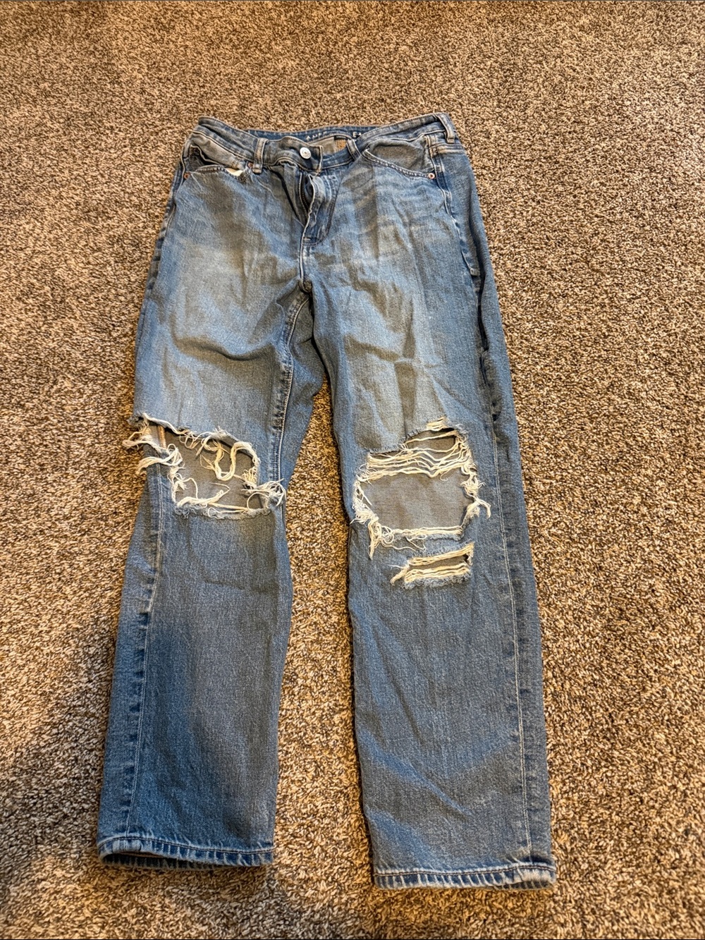 American Eagle Outfitters Straight Leg Ripped Blue Jeans— Mom Jean